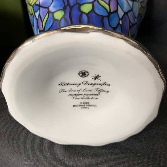Bradford Editions Era of Louis Tiffany 2002 “Glittering Dragonflies” vase - Picture 7 of 12